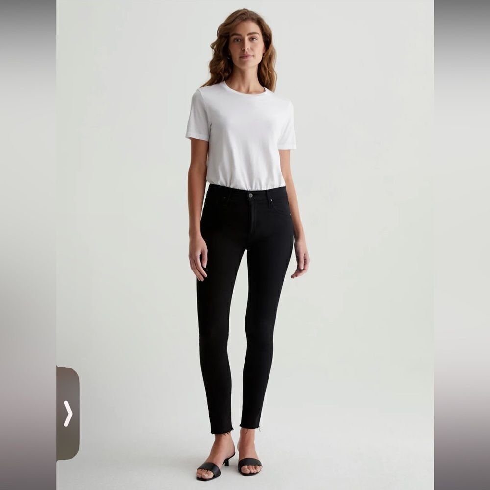 AG Women’s Farrah Black Corduroy Skinny Pants Size 24‎